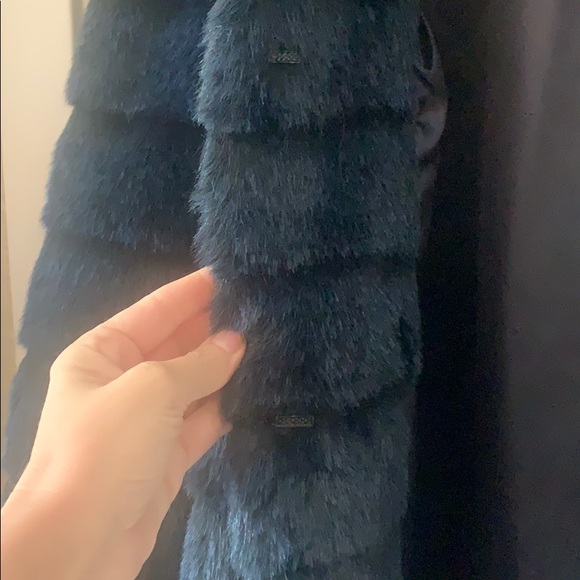 Laundry by Shelli Segal - Navy Fur Coat - Picture 10 of 10
